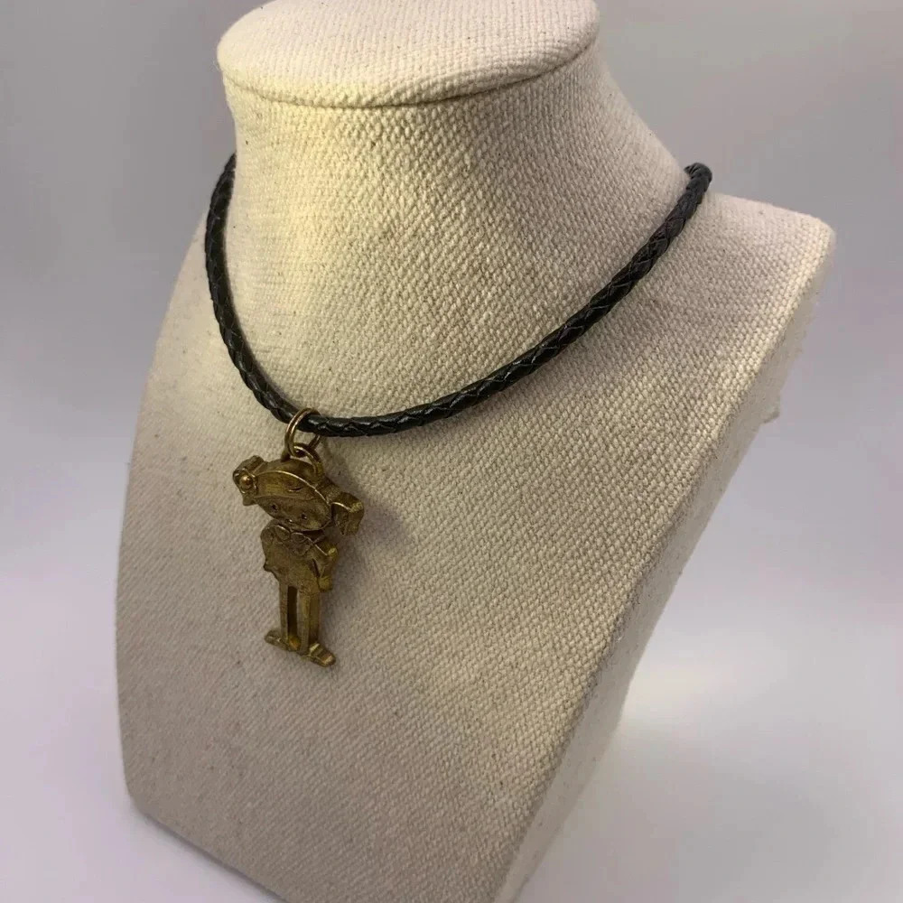 Gold  tone little girl pendant - Picture 2 of 5